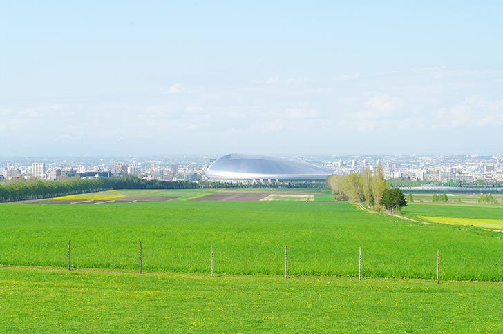 羊ヶ丘展望台から見える札幌ドームの商用利用可フリー写真素材330 フォトック