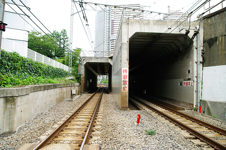 線路（目黒駅付近）のフリー写真素材