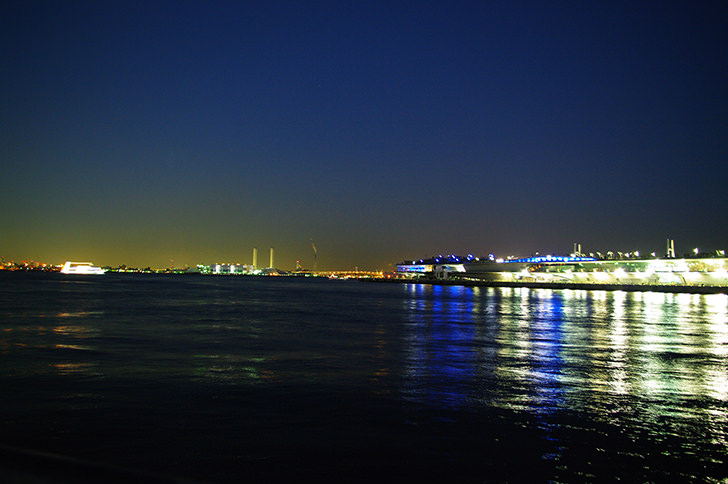 夜景-横浜の海のフリー写真素材