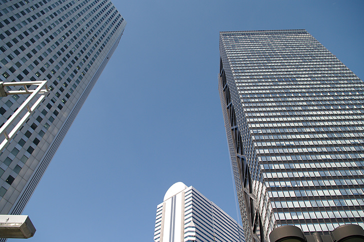 高層ビル（新宿）のフリー写真素材