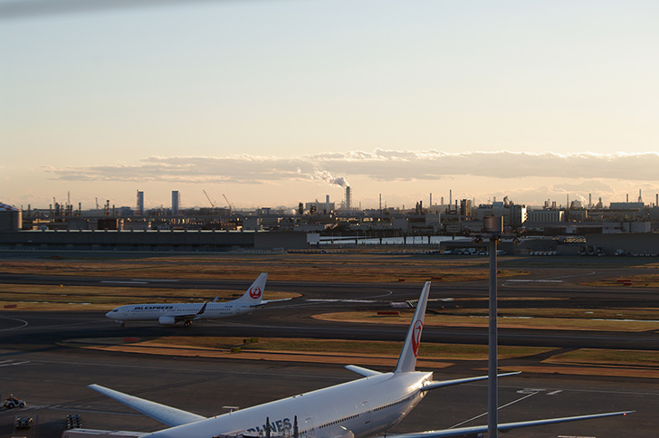 飛行機(羽田空港)のフリー写真素材