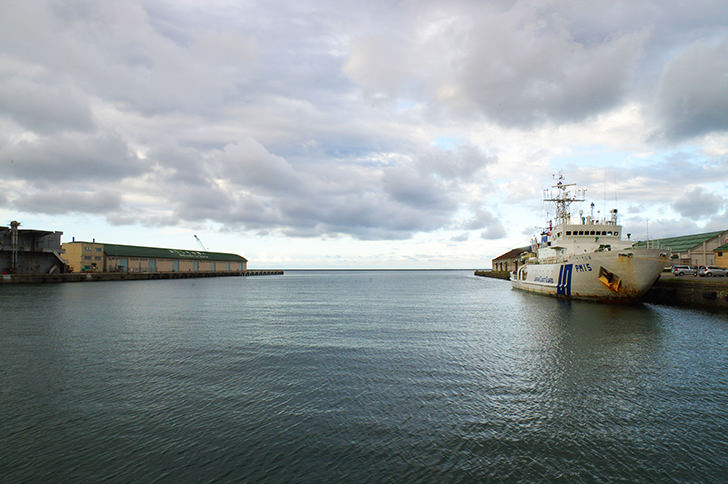 小樽港と船のフリー写真素材