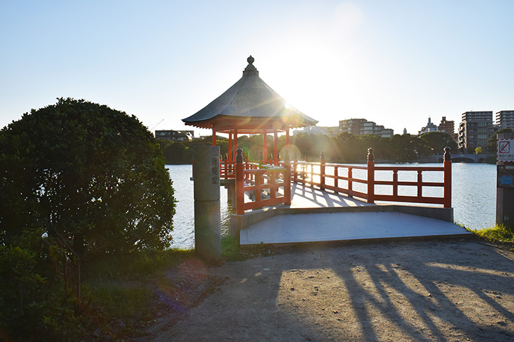 福岡大濠公園の浮見堂のフリー写真素材