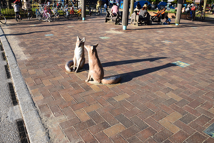 福岡大濠公園の狐像のフリー写真素材