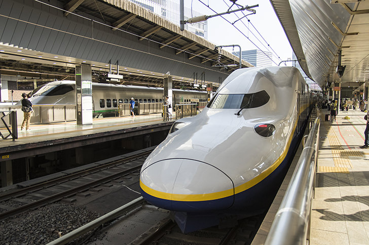 上越新幹線E4系「Maxたにがわ」のフリー写真素材