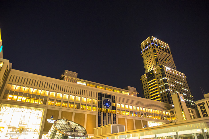 JR札幌駅の夜景のフリー写真素材