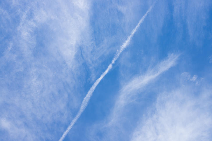 飛行機雲の商用利用可フリー写真素材5274 フォトック