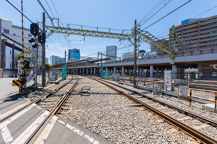 川崎駅付近の線路のフリー写真素材