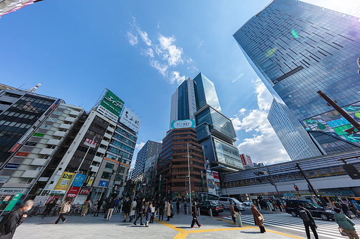 渋谷　宮益坂下交差点のフリー写真素材