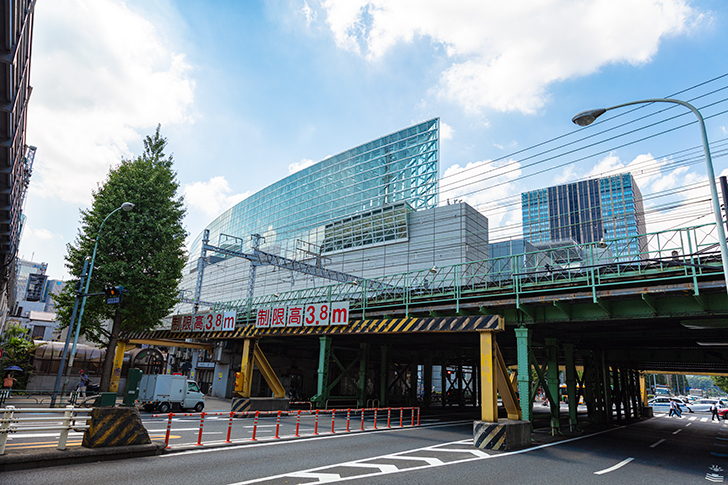東京駅周辺高架下のフリー写真素材