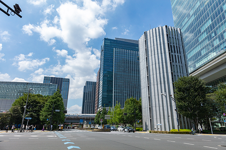 東京駅近く 外堀通りのフリー写真素材