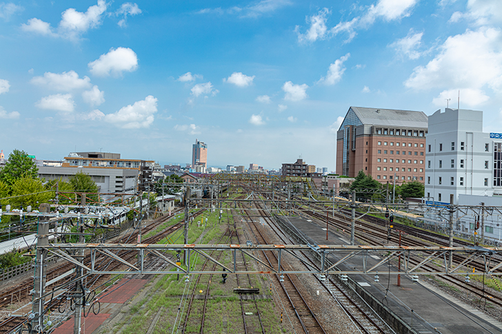 新前橋駅周辺の線路のフリー写真素材