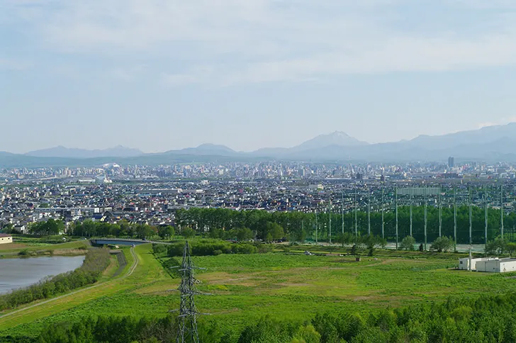 モエレ沼公園から見える札幌方面のフリー写真素材