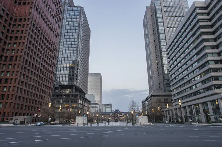 東京駅前のフリー写真素材