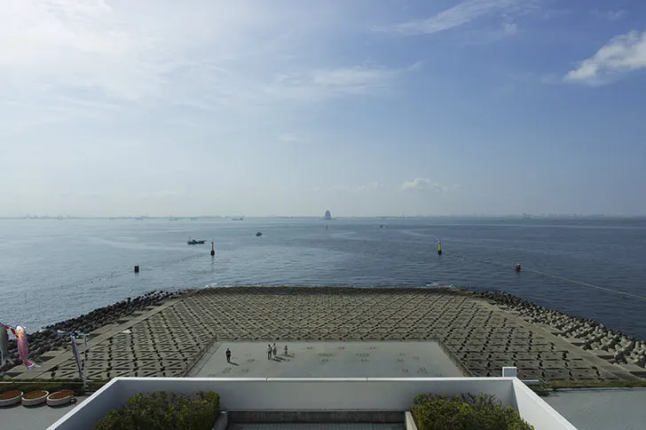 海ほたるから川崎方面を望むのフリー写真素材