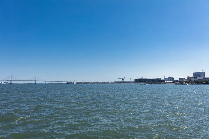 横浜 臨港パークから見える海のフリー写真素材