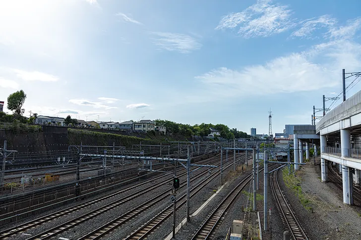 日暮里駅周辺の線路のフリー写真素材