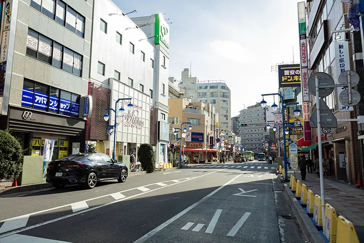 西川口駅前通りのフリー写真素材