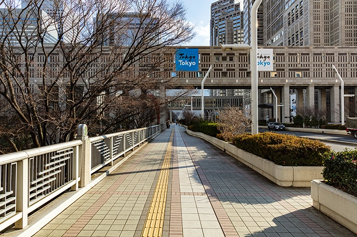 新宿 都庁通りのフリー写真素材