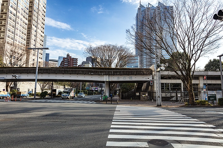 新宿 公園通りのフリー写真素材