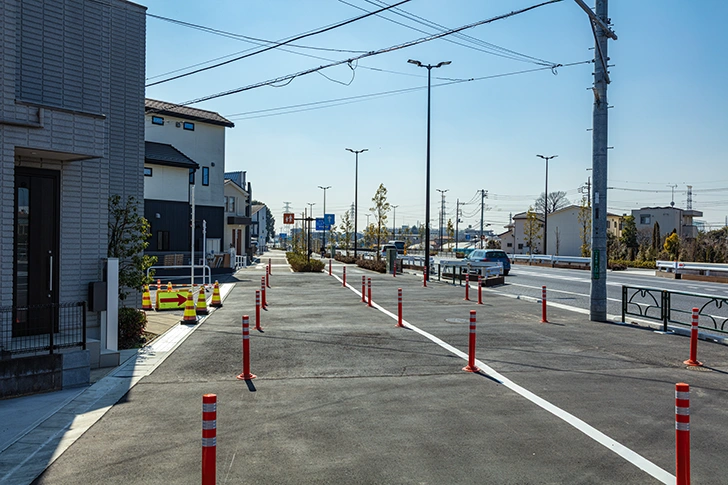 Free Shin-Fuchu Kaido sidewalk Photo Material