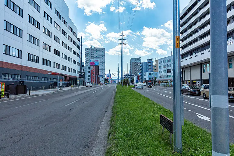 地下鉄白石駅周辺 環状通のフリー写真素材