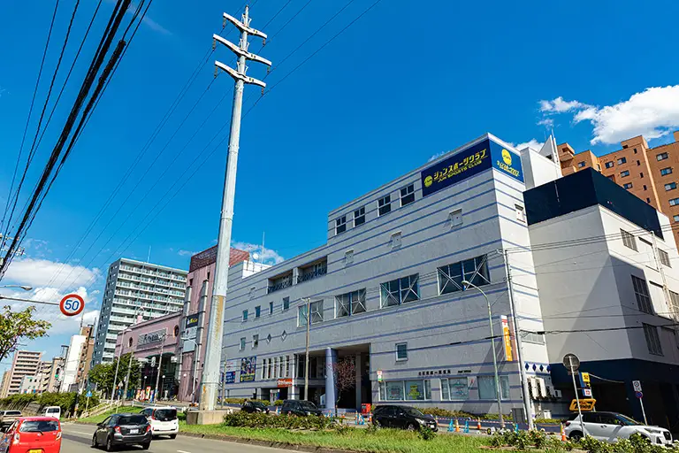 地下鉄白石駅近く 環状通のフリー写真素材