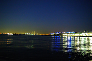 夜景-横浜の海のフリー写真素材