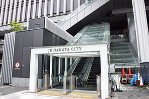 JR博多駅のフリー写真素材