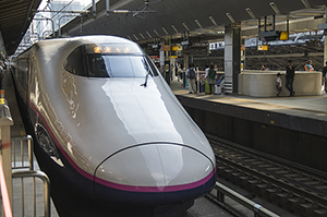 東北新幹線E2系「はやて」のフリー写真素材