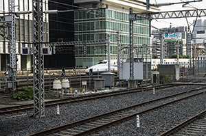東京駅ホームとN700系新幹線「こだま」のフリー写真素材