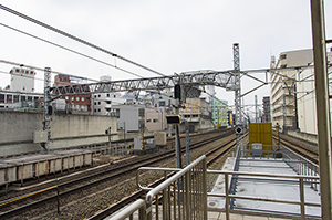 中野駅ホームのフリー写真素材