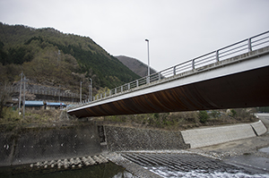渡良瀬川と橋のフリー写真素材