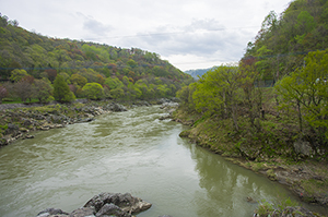 神居古潭の石狩川の眺めのフリー写真素材