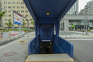 名古屋地下鉄出入口のフリー写真素材