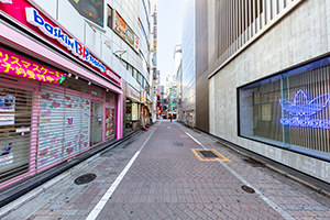 渋谷の路地裏のフリー写真素材