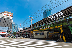 JR有楽町駅前のフリー写真素材