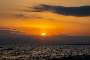 沼津 千本浜海岸の夕陽のフリー写真素材