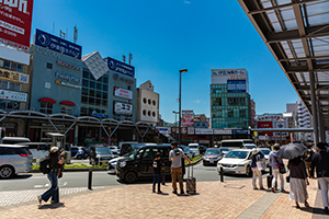 熱海駅前のフリー写真素材
